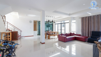 ******บ้านมือสอง ม.กฤษดานคร39 ปิ่นเกล้า เนื้อที่ 63.3 ตร.ว. บ้านเดี่ยวหลังมุม พร้อมฟังก์ชัน 4 ห้องนอน 4 ห้องน้ำ จอดรถได้ 1 คัน บนทำเลเชื่อมต่อเมืองอย่างรวดเร็ว ใกล้ทางคู่ขนานลอยฟ้าบรมราชชนนี ทางด่วน "ศรีรัช" ม.มหิดล และเซ็นทรัลปิ่นเกล้า